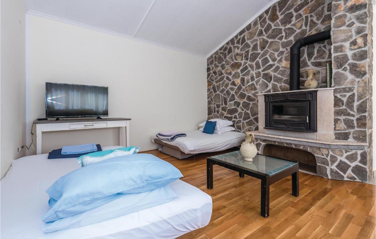 Lovely Home In Sibenik-Brodarica With Kitchen Donje Polje Exterior foto