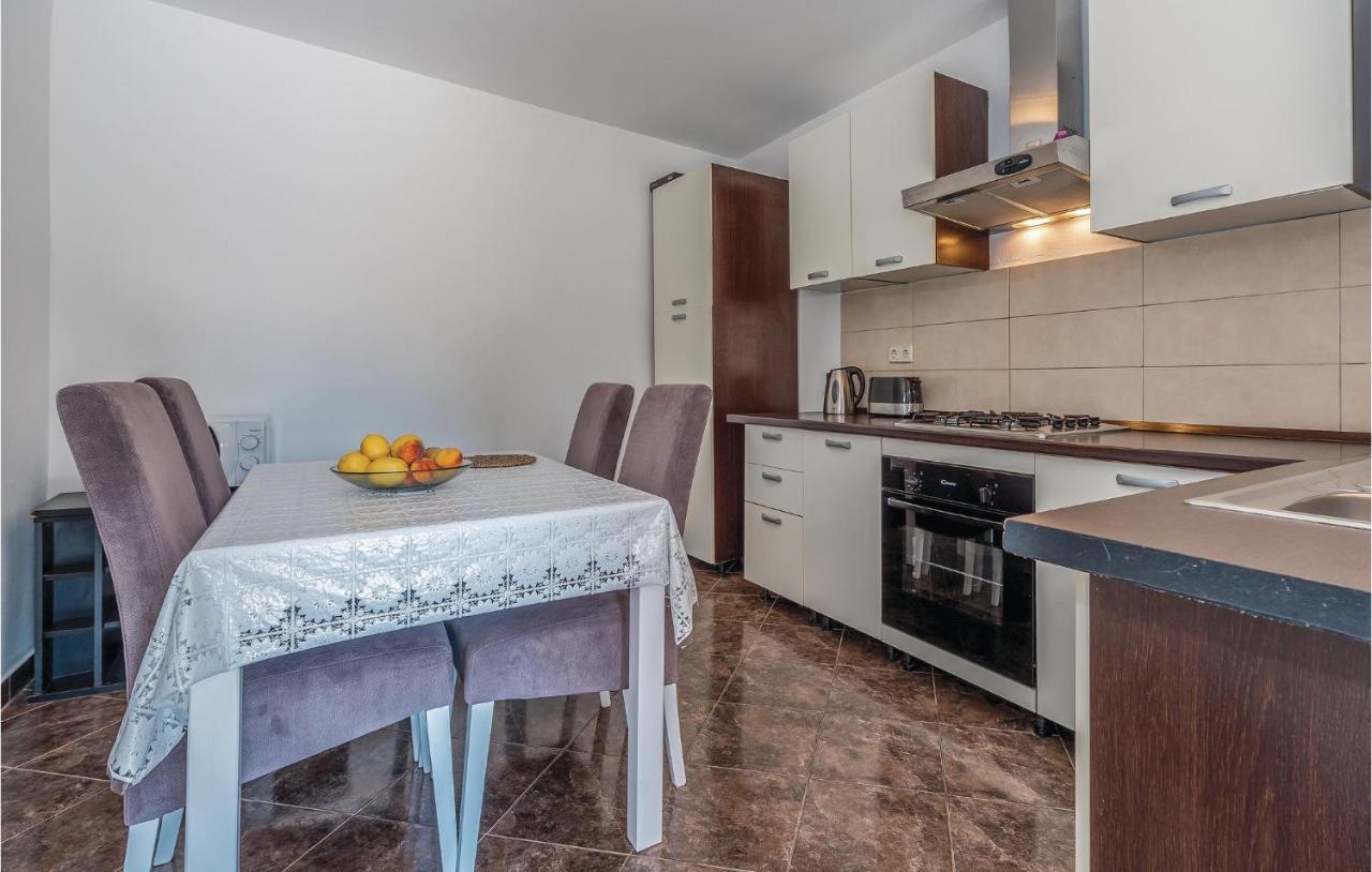 Lovely Home In Sibenik-Brodarica With Kitchen Donje Polje Exterior foto